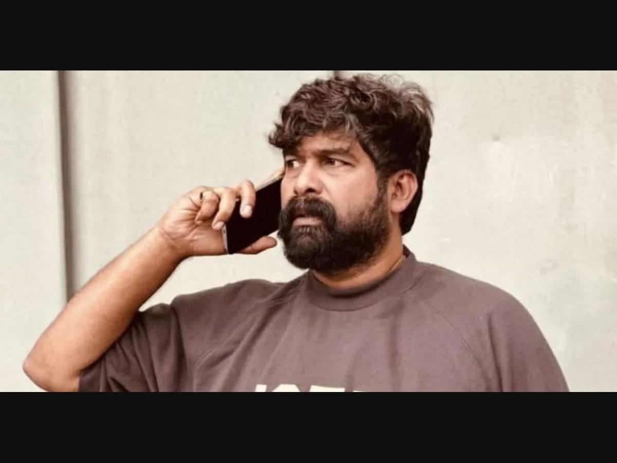 ’16 ഫോൺ തല്ലിപ്പൊളിച്ചെന്നത് വ്യാജം’; സോഷ്യൽ മീഡിയ പ്രചാരണത്തിനെതിരെ ആഞ്ഞടിച്ച് നടൻ ജോജു ജോർജ്